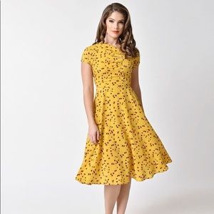 Hello, flowering unique vintage dress!